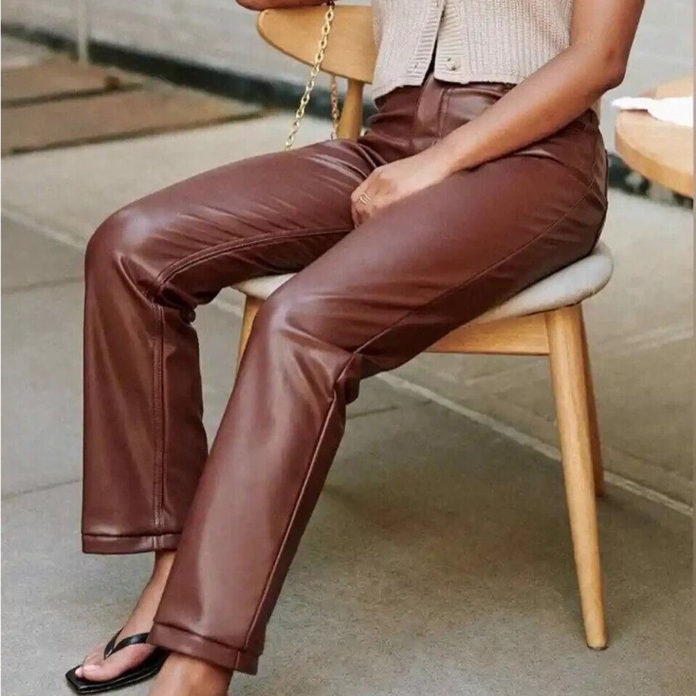 Abercrombie & Fitch like new 90s Straight Ultra High Rise Vegan Leather Pants